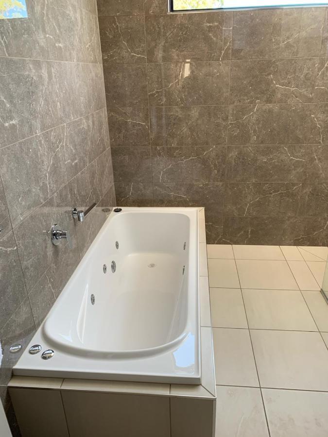 Captains Cove 1St Floor Spa Luxury Apartments - Free Netflix Paynesville Exterior foto